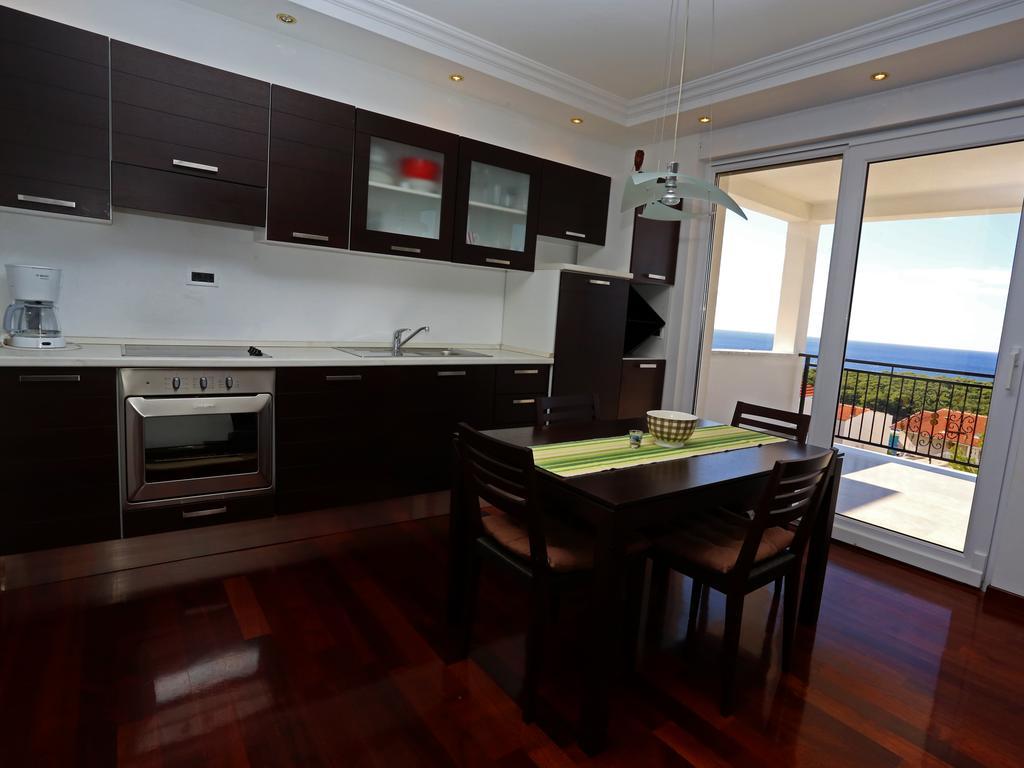 Lovely Apartment With Beautiful Pool Primošten Exterior foto